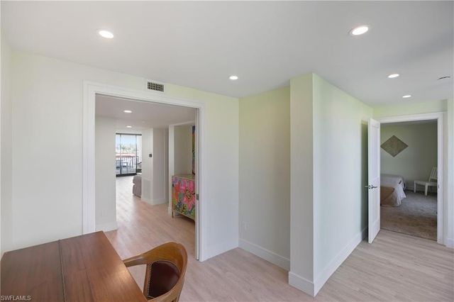 2316 Gulf Shore BLVD N # 411, Naples, FL 34103