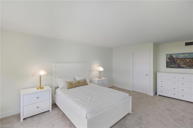 2316 Gulf Shore BLVD N # 411, Naples, FL 34103
