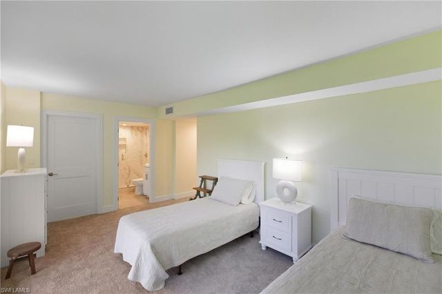 2316 Gulf Shore BLVD N # 411, Naples, FL 34103