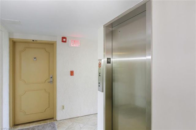 2316 Gulf Shore BLVD N # 411, Naples, FL 34103