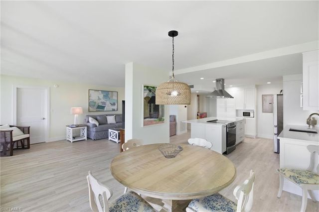 2316 Gulf Shore BLVD N # 411, Naples, FL 34103