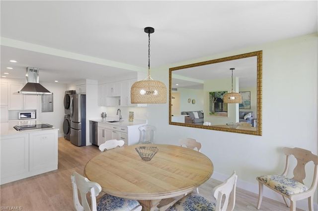 2316 Gulf Shore BLVD N # 411, Naples, FL 34103