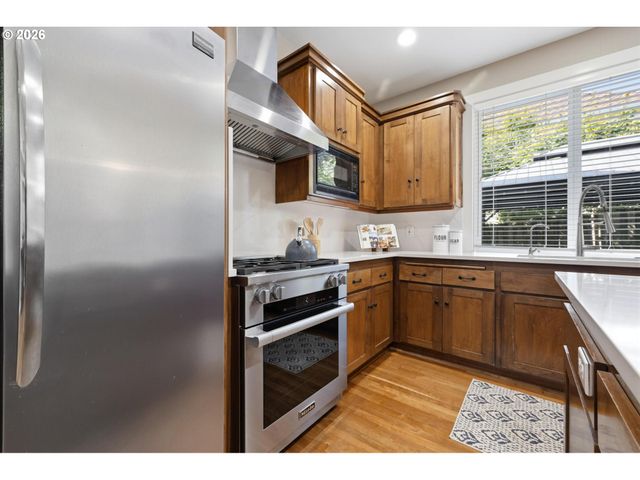 5308 SOUTHWOOD Dr, Lake Oswego, OR 97035