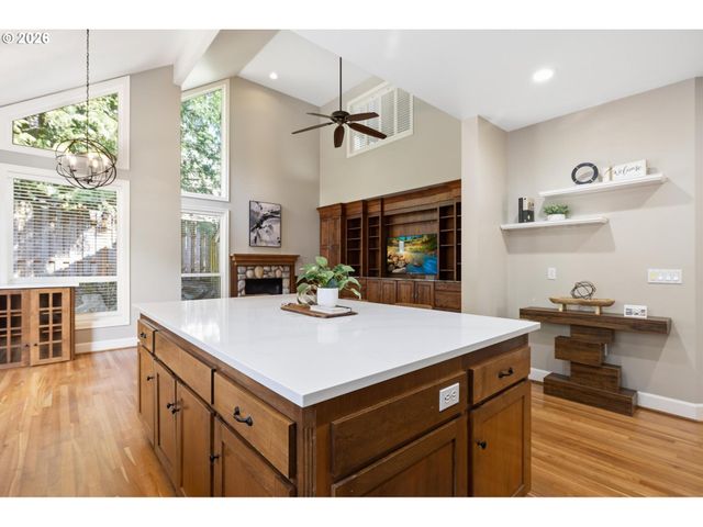 5308 SOUTHWOOD Dr, Lake Oswego, OR 97035