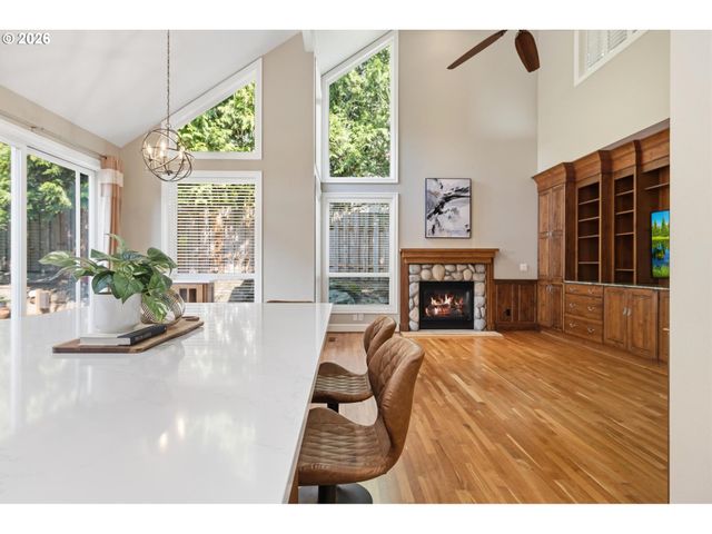 5308 SOUTHWOOD Dr, Lake Oswego, OR 97035