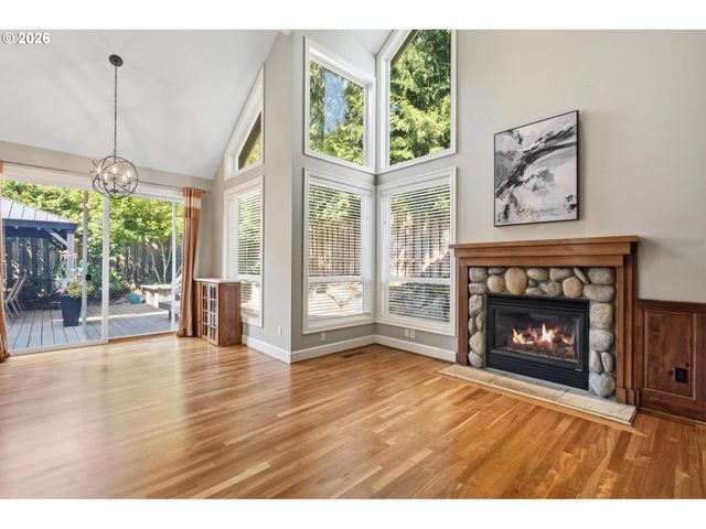 5308 SOUTHWOOD Dr, Lake Oswego, OR 97035