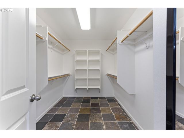 5308 SOUTHWOOD Dr, Lake Oswego, OR 97035