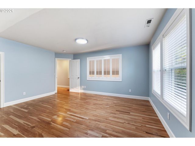 5308 SOUTHWOOD Dr, Lake Oswego, OR 97035