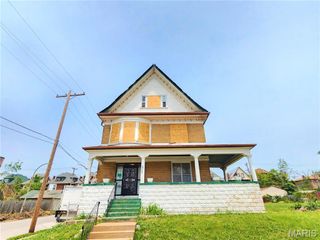 5095 Raymond Avenue, St Louis, MO 63113