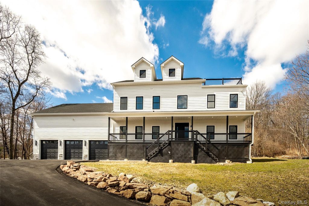 133 W Mombasha Road, Monroe, NY 10950