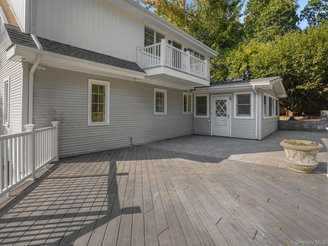 67 Heatherdell Road, Ardsley, NY 10502
