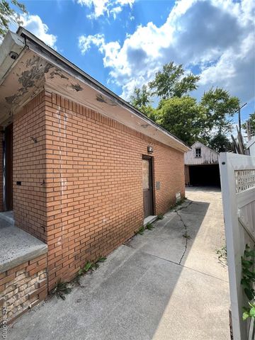 4619 Farmbrook Street, Detroit, MI 48224