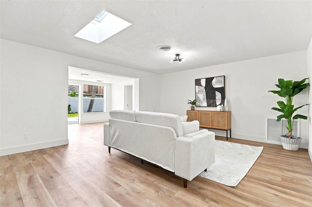 2542 W CORAL WAY, Daytona Beach, FL 32118