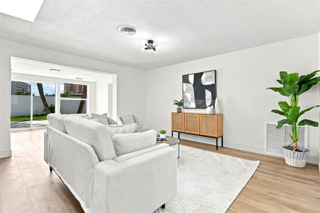2542 W CORAL WAY, Daytona Beach, FL 32118