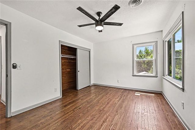 613 E Red Road, Independence, MO 64055