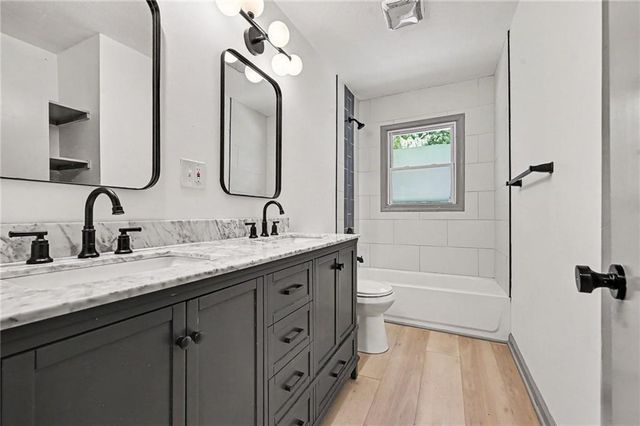 613 E Red Road, Independence, MO 64055