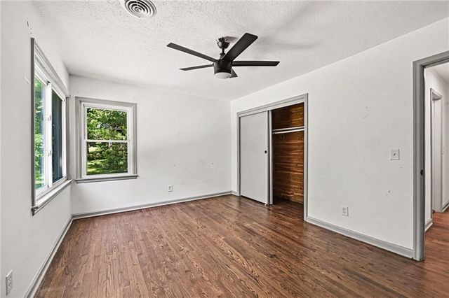 613 E Red Road, Independence, MO 64055