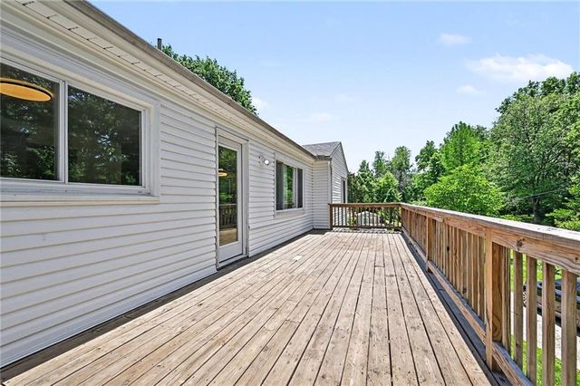 613 E Red Road, Independence, MO 64055