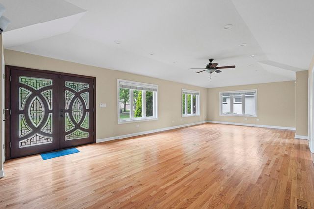 29 Springlake Avenue, Hinsdale, IL 60521
