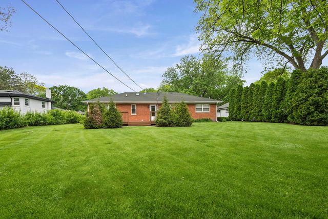 29 Springlake Avenue, Hinsdale, IL 60521