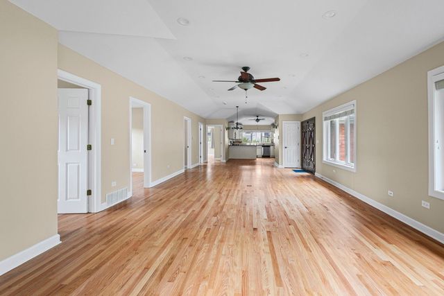 29 Springlake Avenue, Hinsdale, IL 60521