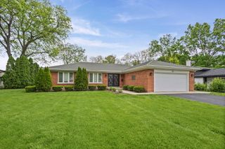 29 Springlake Avenue, Hinsdale, IL 60521