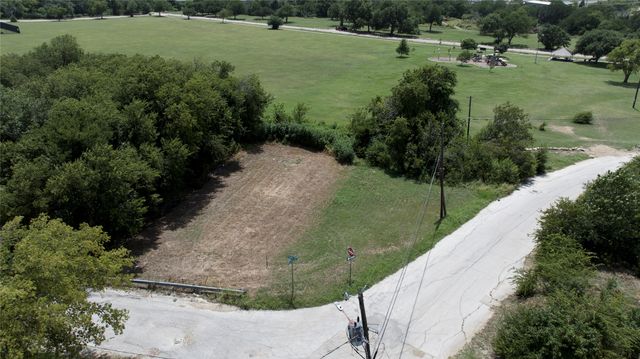 2000 Brookes Street, Fort Worth, TX 76105