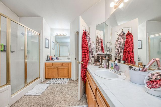 4996 W Decatur Avenue, Fresno, CA 93722