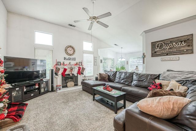 4996 W Decatur Avenue, Fresno, CA 93722