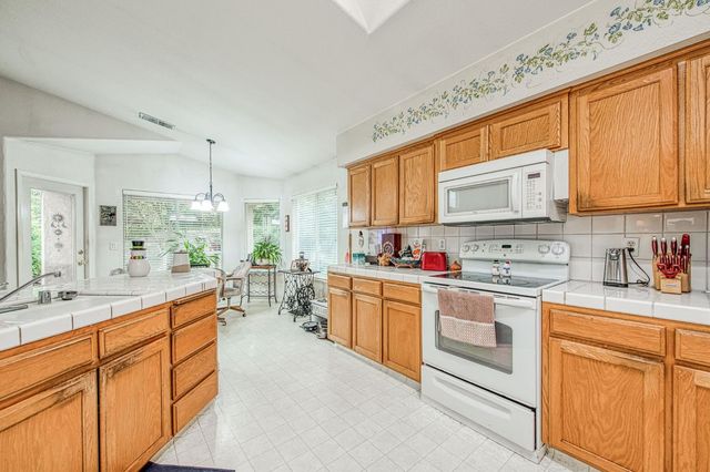 4996 W Decatur Avenue, Fresno, CA 93722