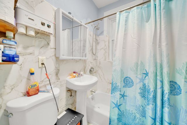2853 W 40th Street, Chicago, IL 60632