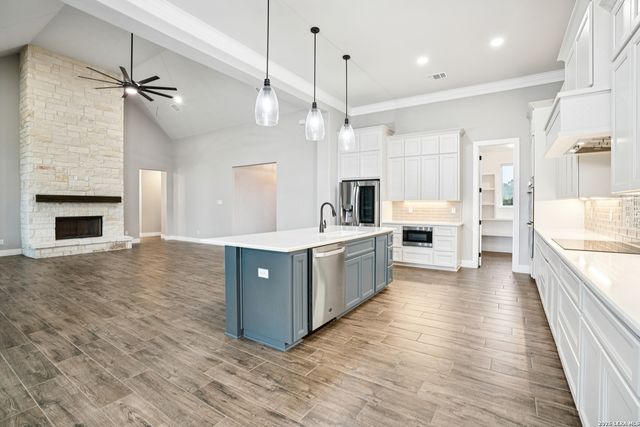 451 Stone Loop, Castroville, TX 78009