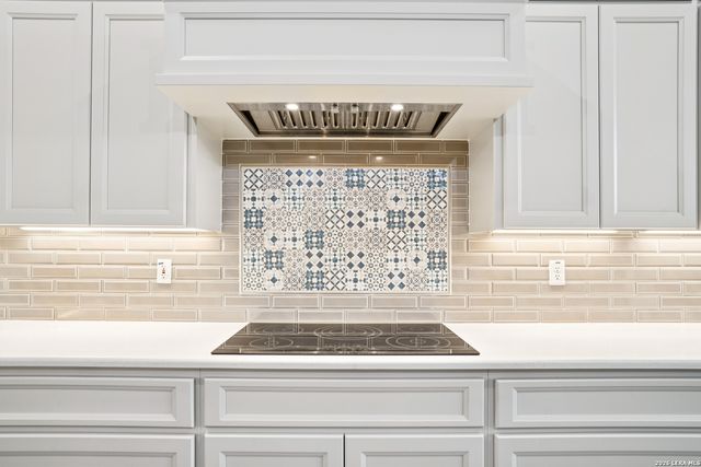 451 Stone Loop, Castroville, TX 78009