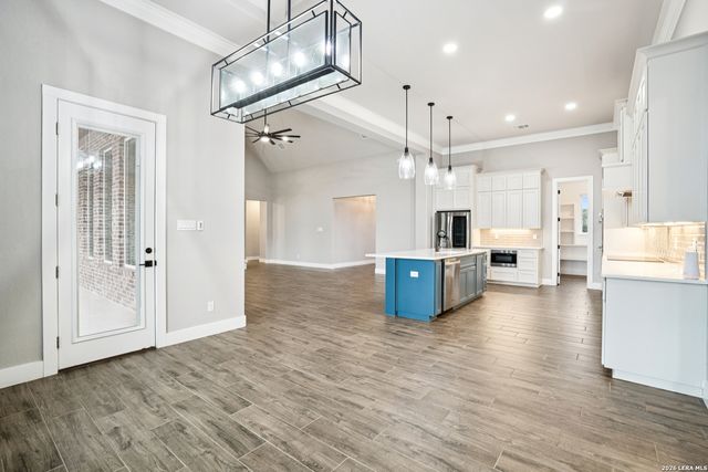 451 Stone Loop, Castroville, TX 78009