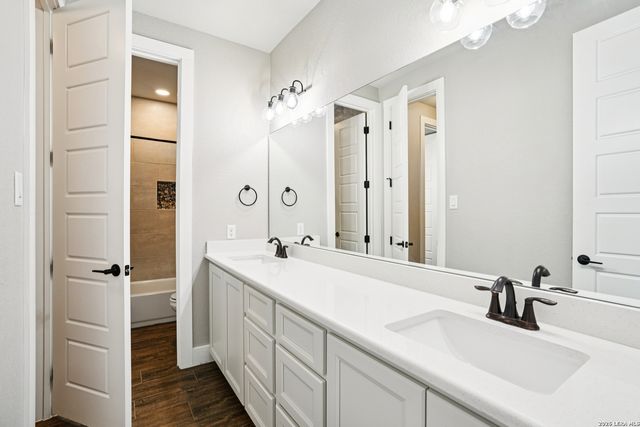 451 Stone Loop, Castroville, TX 78009