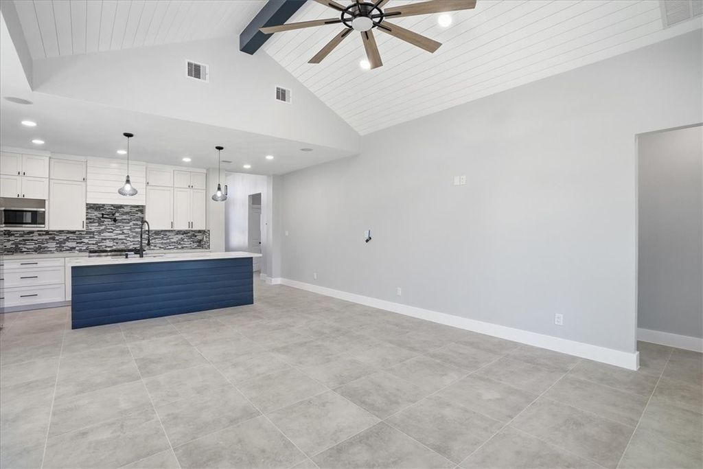741 S 10th St, Aransas Pass, TX 78336 — photo 5