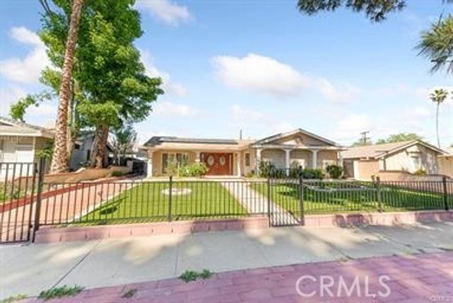 23021 Saticoy, West Hills, CA 91304