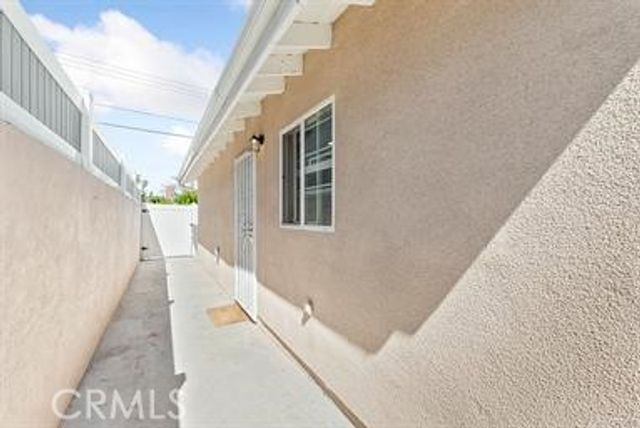 23021 Saticoy, West Hills, CA 91304
