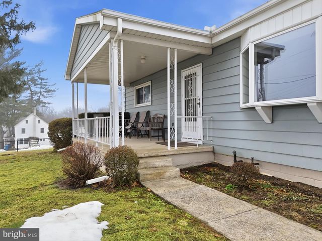 745 CRAGMOOR RD, York Haven, PA 17370