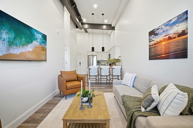 10 Water Street 3, Plymouth, MA 02360