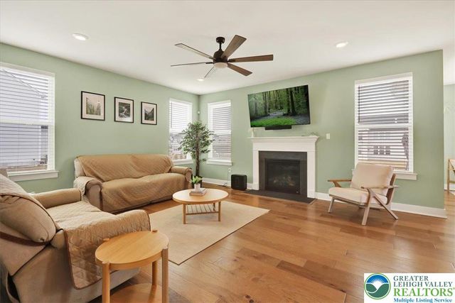 1076 Mariwill Drive, Bucks, PA 18951