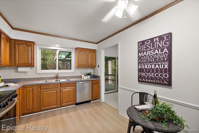 25154 Westmoreland Drive, Farmington Hills, MI 48336