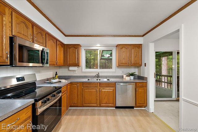25154 Westmoreland Drive, Farmington Hills, MI 48336