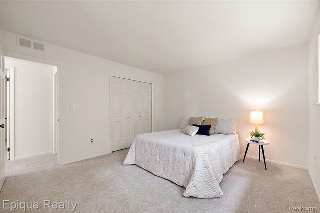 25154 Westmoreland Drive, Farmington Hills, MI 48336