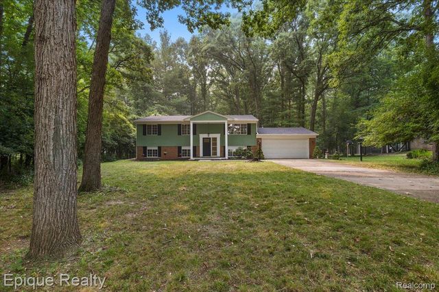 25154 Westmoreland Drive, Farmington Hills, MI 48336