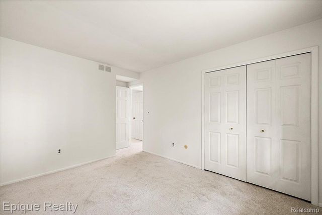 25154 Westmoreland Drive, Farmington Hills, MI 48336