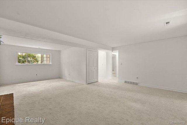 25154 Westmoreland Drive, Farmington Hills, MI 48336