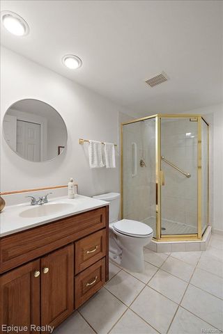 25154 Westmoreland Drive, Farmington Hills, MI 48336