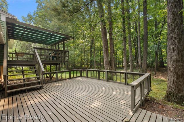25154 Westmoreland Drive, Farmington Hills, MI 48336
