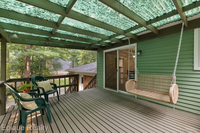 25154 Westmoreland Drive, Farmington Hills, MI 48336